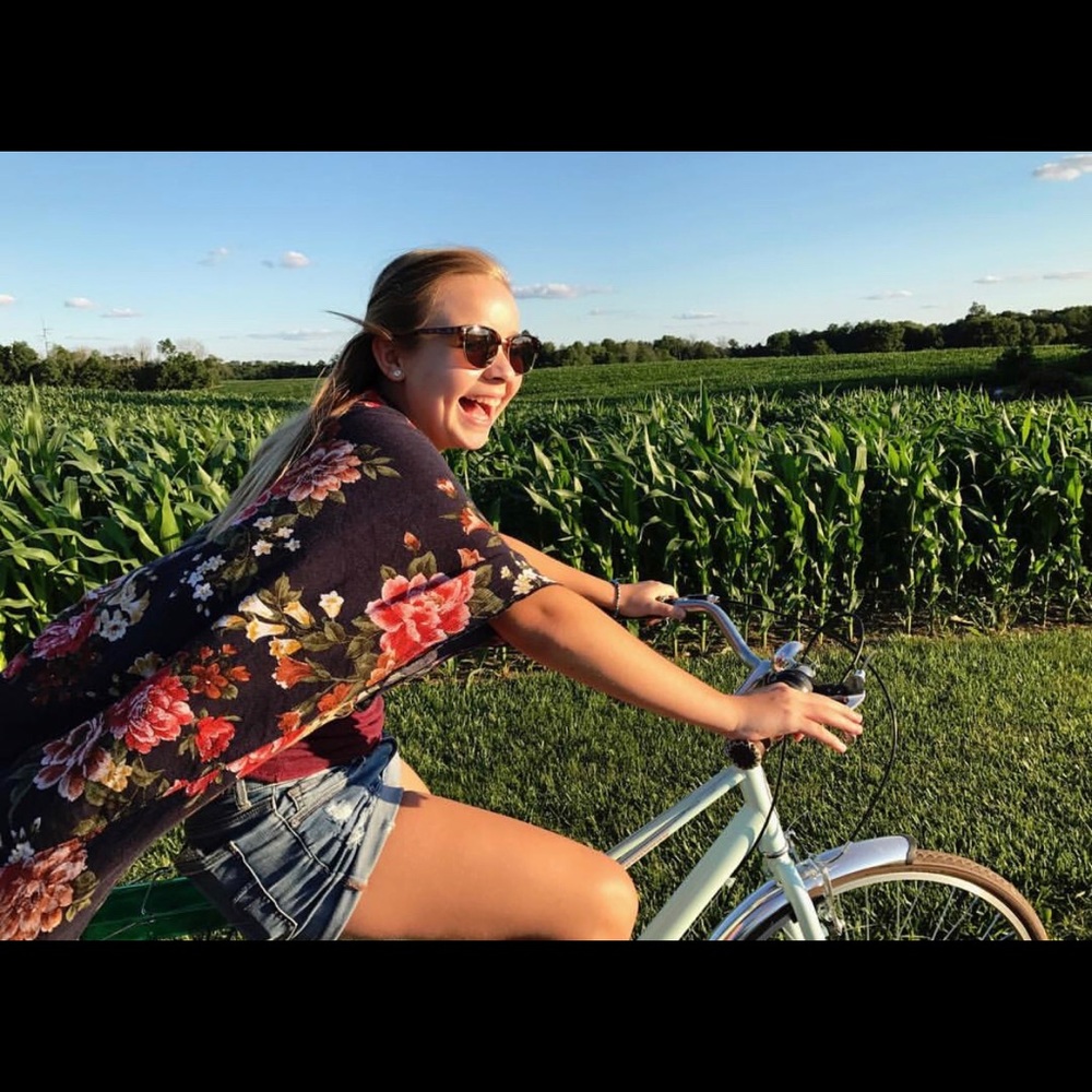 Meet your Posher, Aurora